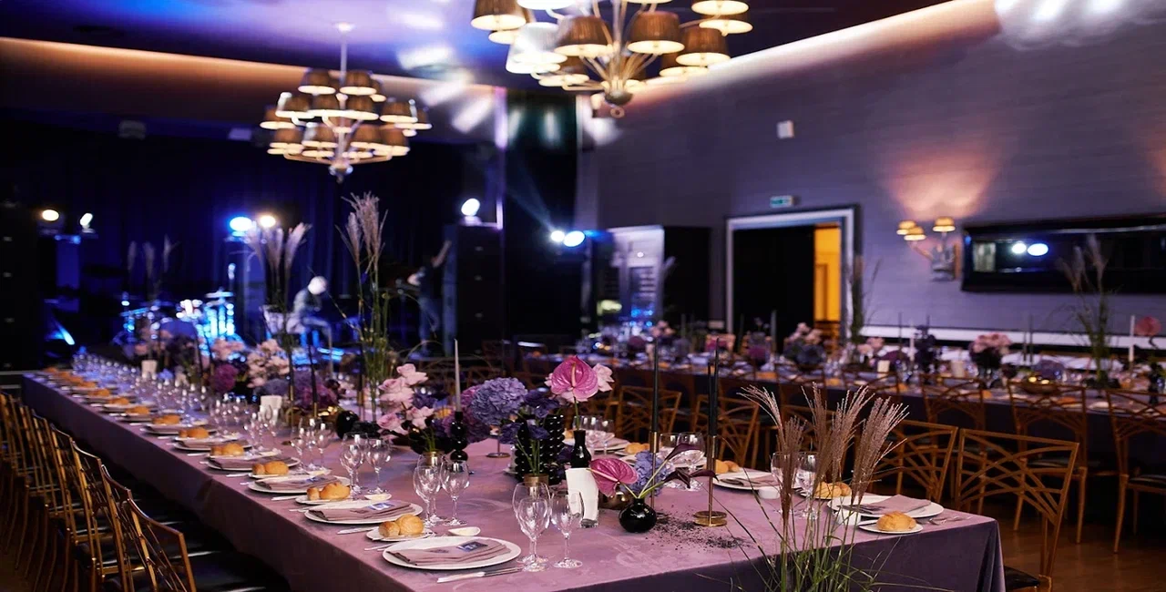 Обстановка внутри площадки: ресторан ресторан Чёрная Магнолия (RODINA Grand Hotel & SPA Sochi)