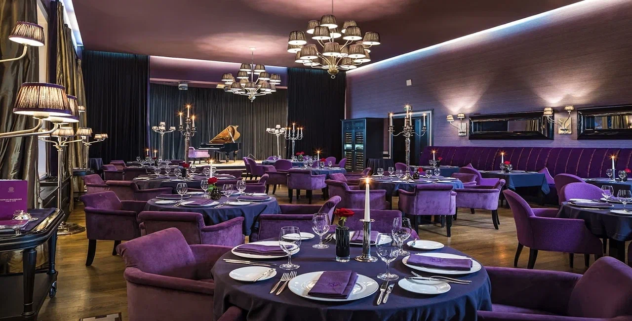 Дизайнерские решения в интерьере ресторана Чёрная Магнолия (RODINA Grand Hotel & SPA Sochi)