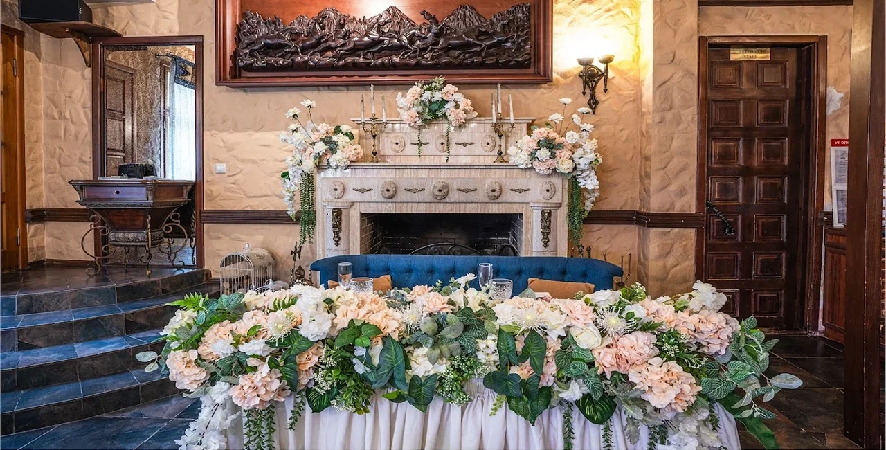 Организация мероприятий в ресторане Добрый Мерлин бутик-отеля Вилла Анна (Сочи)