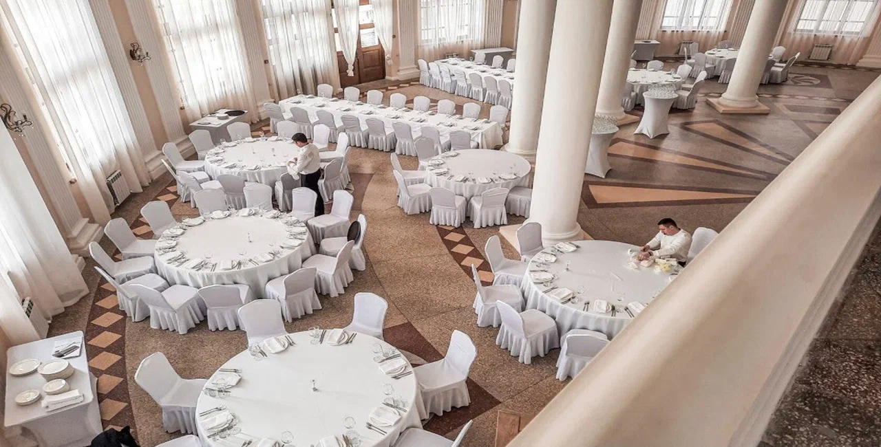 Дизайнерские решения в интерьере ресторана Ротонда на Мацесте (Сочи)