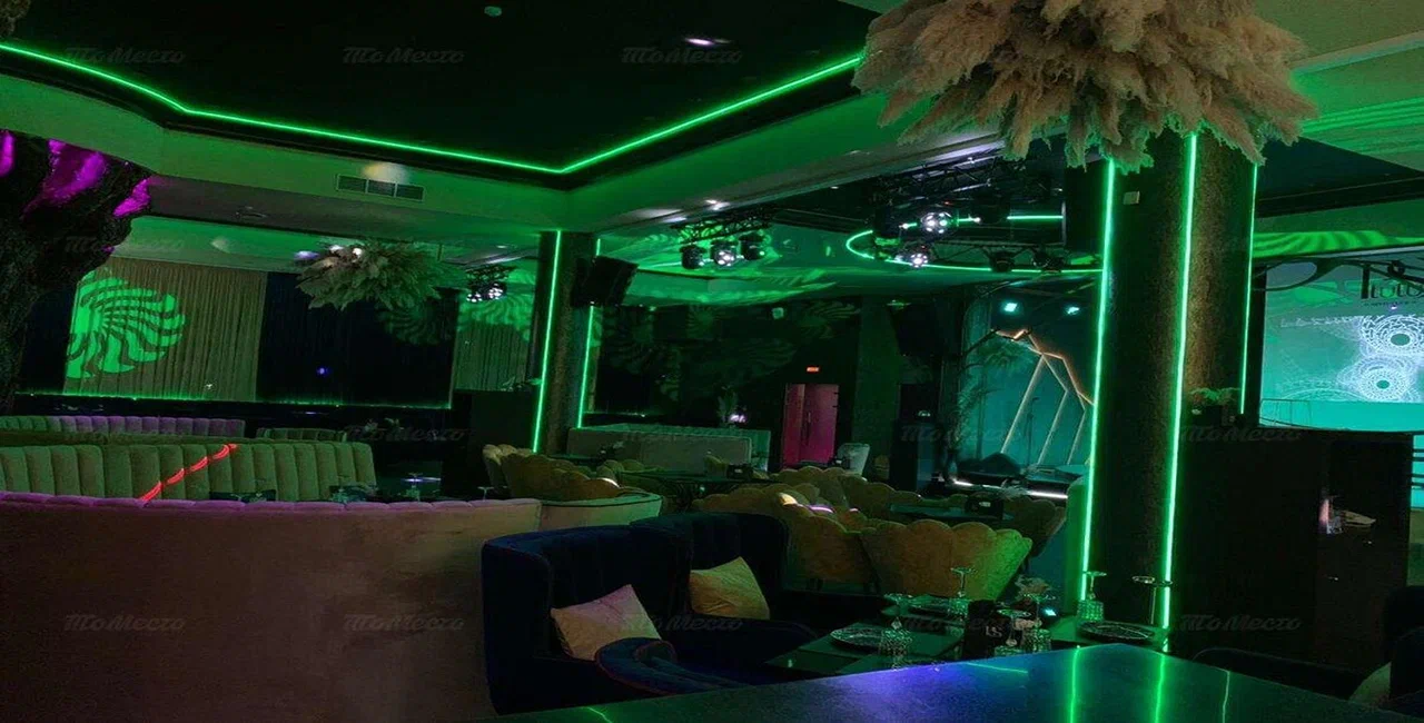 Пространство для банкета в зале-ресторане в PlutuS Resto Club (г. Сочи)