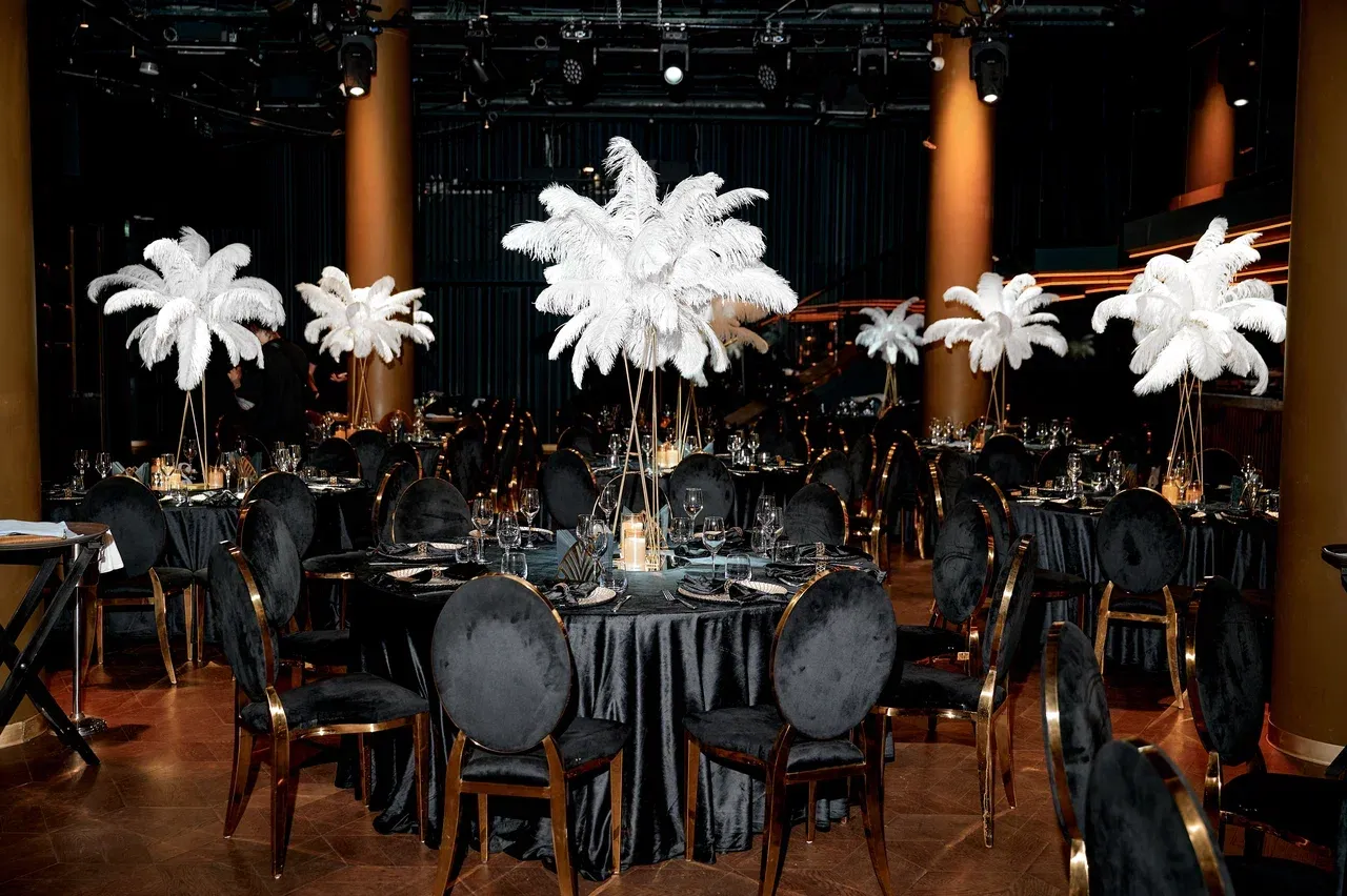 Оформление площадки в День строителя 2025 на корпоративе в стиле Великого Гэтсби