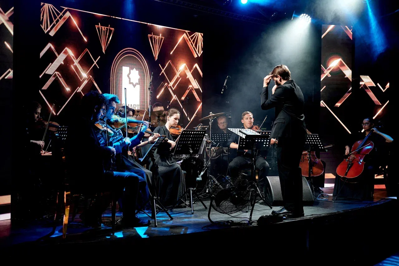 Живая музыка на корпоративном мероприятии в День строителя 2025