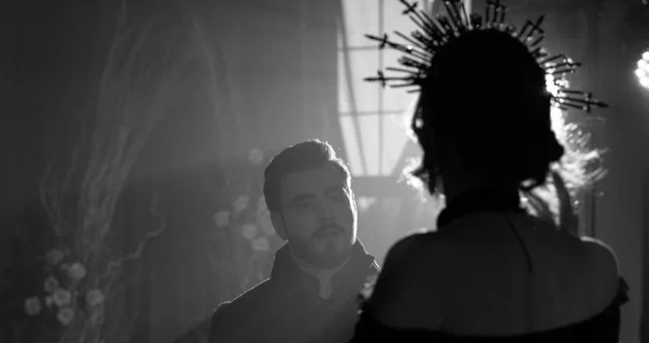 Образы жениха и невесты на свадьбе в готическом стиле