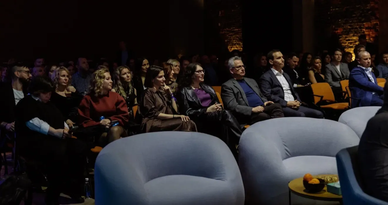 Современный зал для проведения конференции Malltech