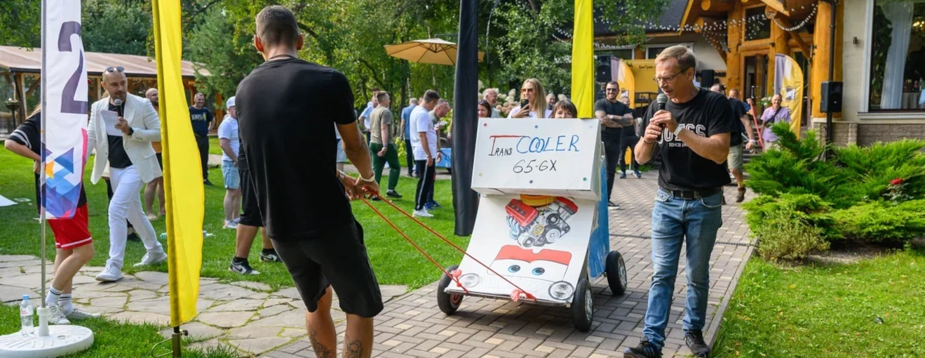 Летний корпоратив для компании КомТрансЮг: конкурс тарантасов