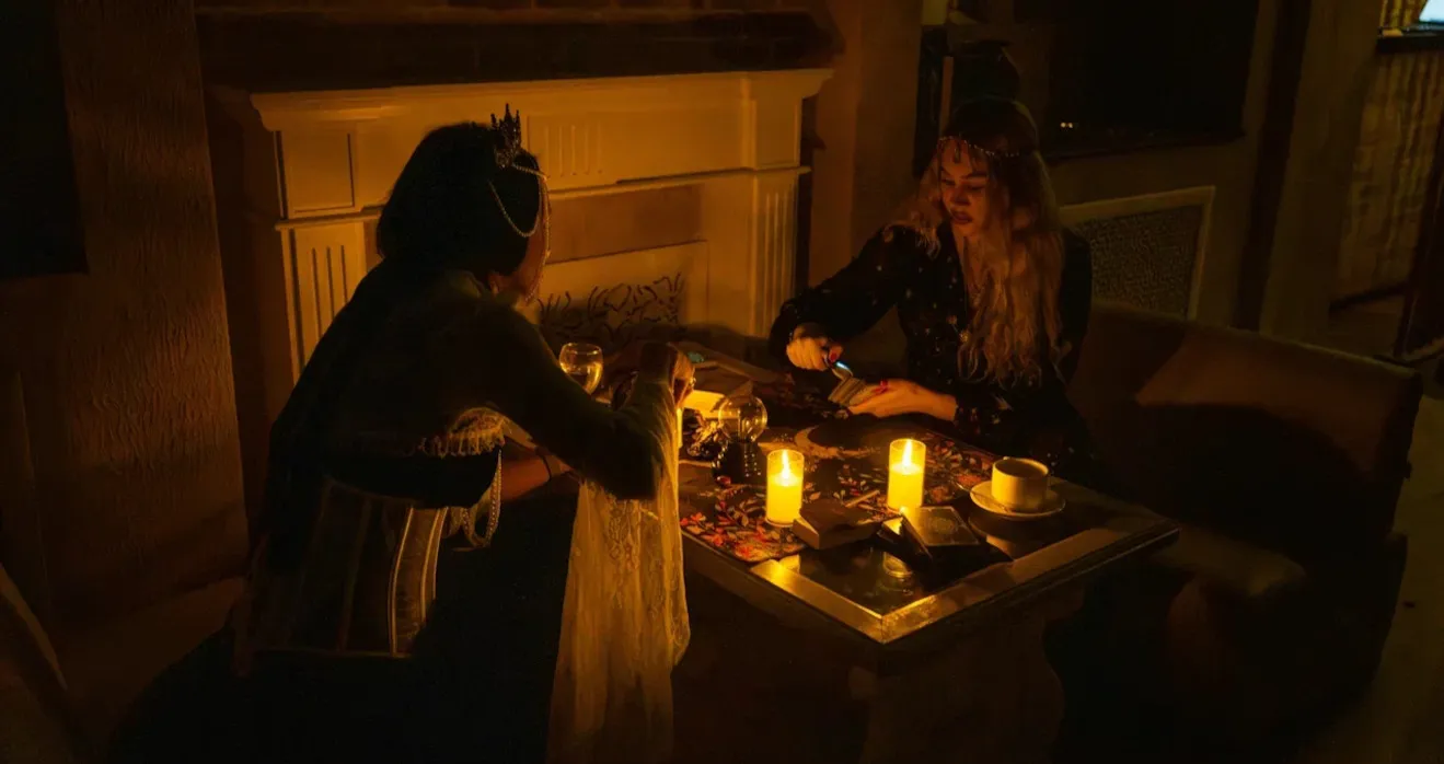 Таролог на новогодней вечеринке в стиле A la Russe для компании R-Keeper