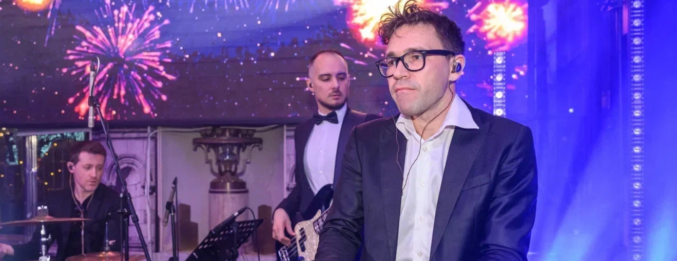 Новый год для компании 3S Group: кавер-группа