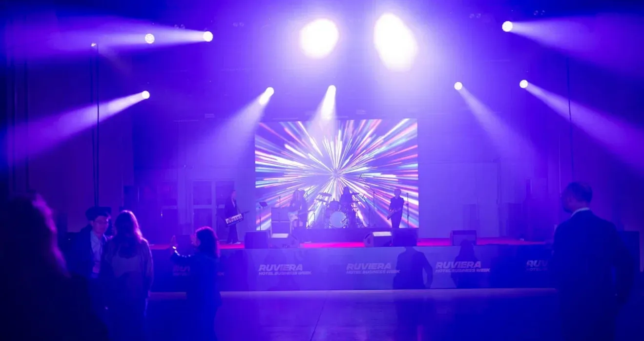 Вечерняя программа на неделе гостиничного бизнеса в 2025 году