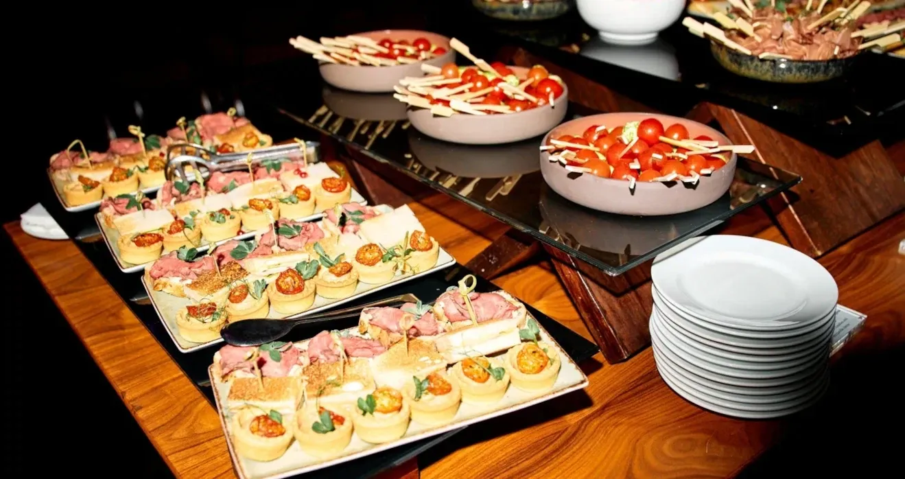 Угощения для гостей вечеринки Отельные истории