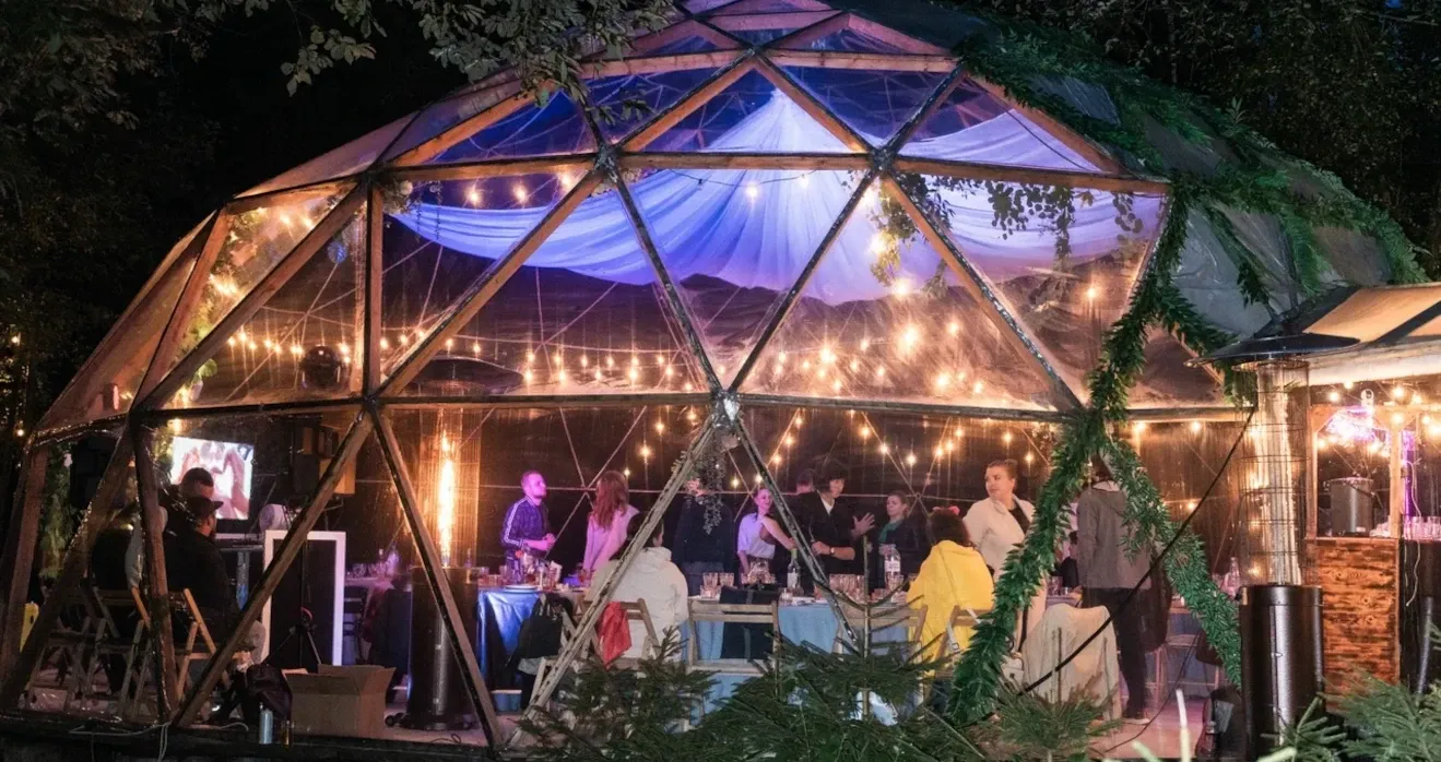 Танцевальная программа и банкет в шатре для сотрудников R-Keeper (Подмосковье)