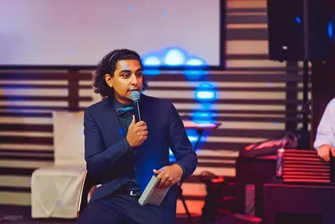 Заказ ведущего на мероприятие - Адиса Маммо