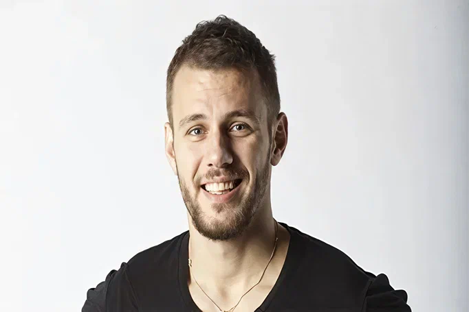 Выбор ведущего на мероприятие: Даниил Масленников