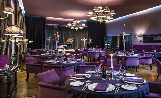 Ресторан Черная Магнолия в RODINA Grand Hotel & SPA Sochi для лазерного шоу в Сочи