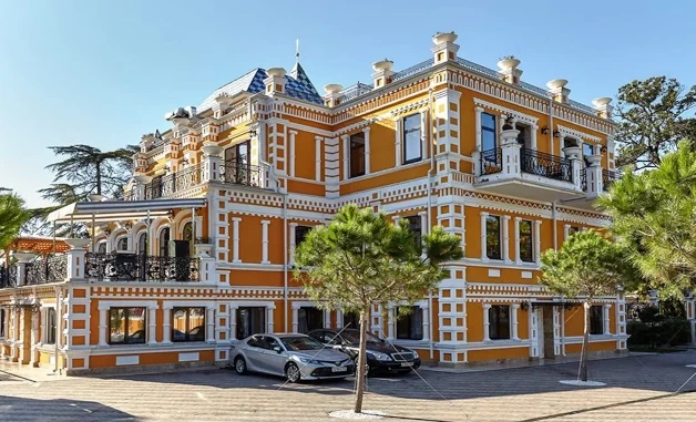 Корпоративное мероприятие на 8 марта в усадьбе Хлудова (г. Сочи)